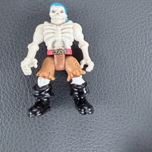 Fisher Price 2002 IMAGINEXT PHANTOM PIRATE Skeleton Gold Shorts